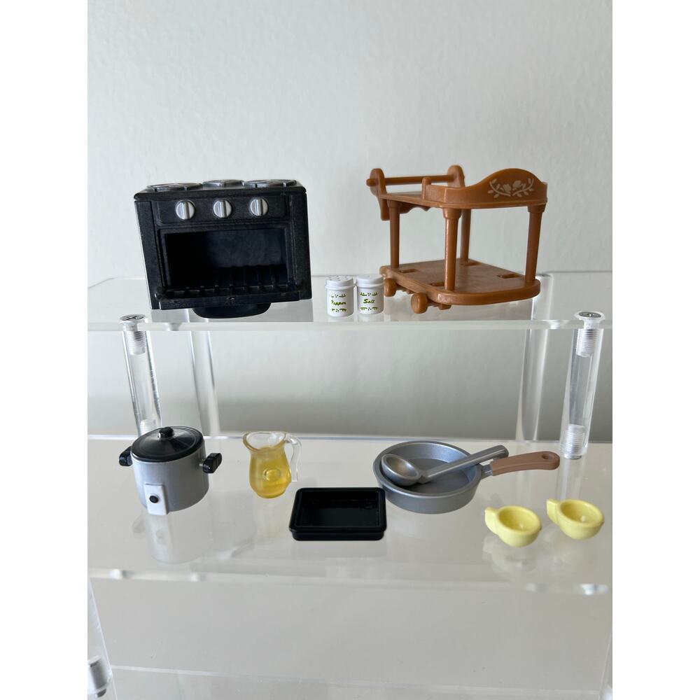 Kitchen Black Oven Replacement with Calico Critters Mixed Accessory Toy Lot